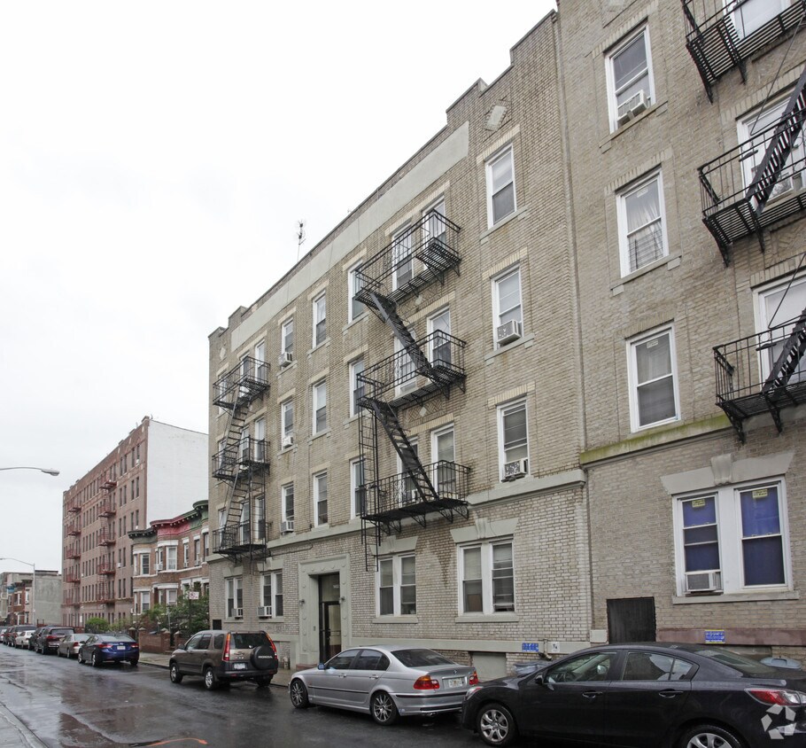 Building Photo - 1482 Lincoln Pl