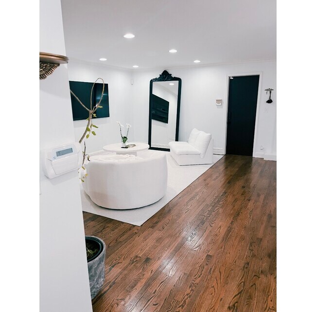 Foto del edificio - 49 E Cedar St