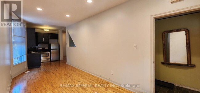 Building Photo - MAIN - 157 BOOTH Ave