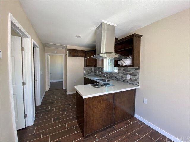Building Photo - 10633 S Manhattan Pl