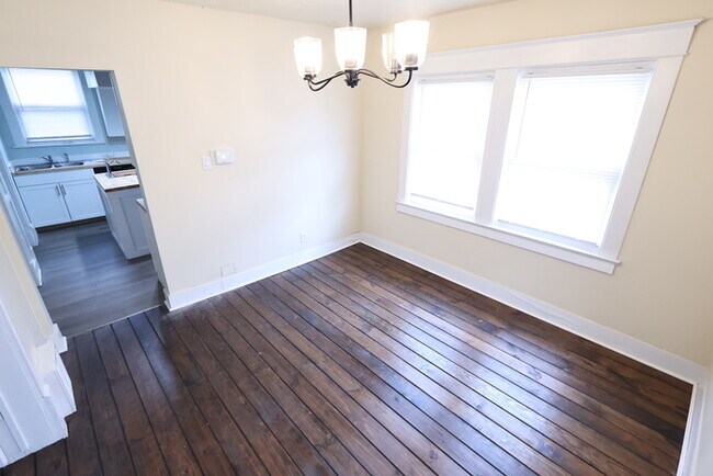 Foto del edificio - 555 Brittain Rd