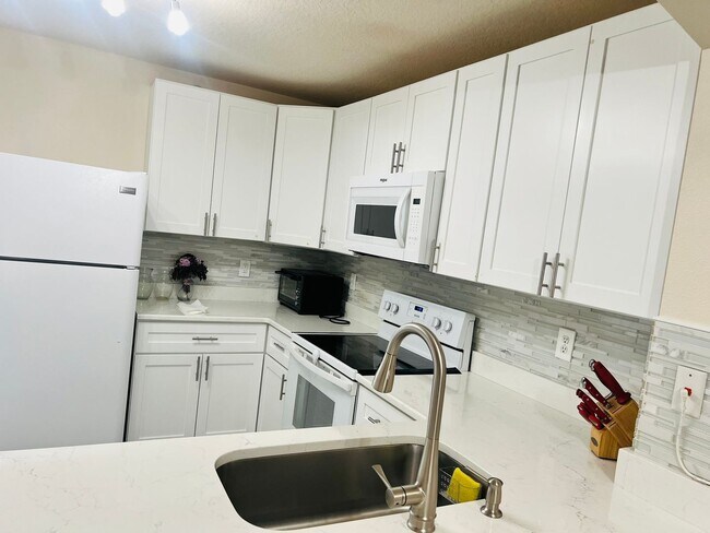 Foto del edificio - 3/2 Townhouse in Melbourne