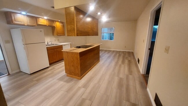 Open concept kitchen - 1713 Mamie Eisenhower Ave