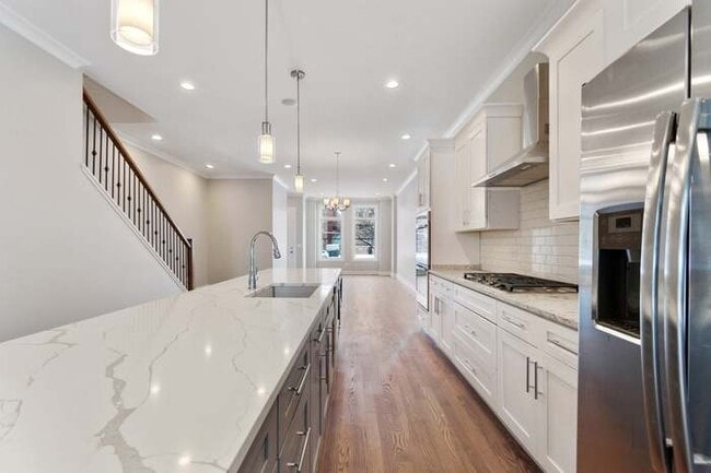 Building Photo - 4714 S Calumet Ave