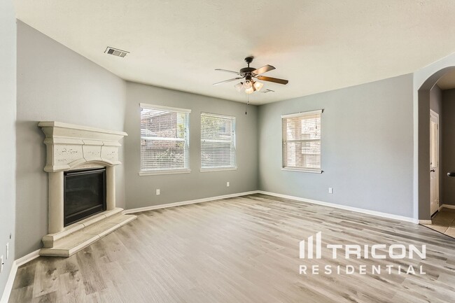 Building Photo - 24547 Bella Veneza Dr