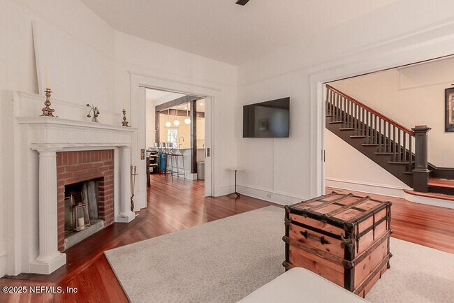 Foto del edificio - 1838 Silver St