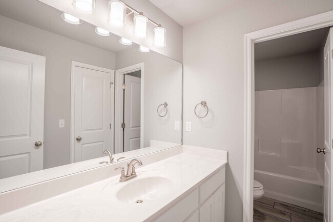 Foto del edificio - BRAND new and RARE - 4 Bedroom Owasso home