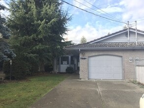 Building Photo - 7318 20th Ave E
