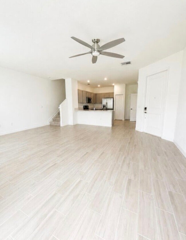 Foto del edificio - 4345 Pond Lily Ln