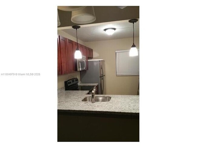Foto del edificio - 10325 NW 11th St