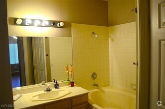 Building Photo - 2975 Bluegrass Ln