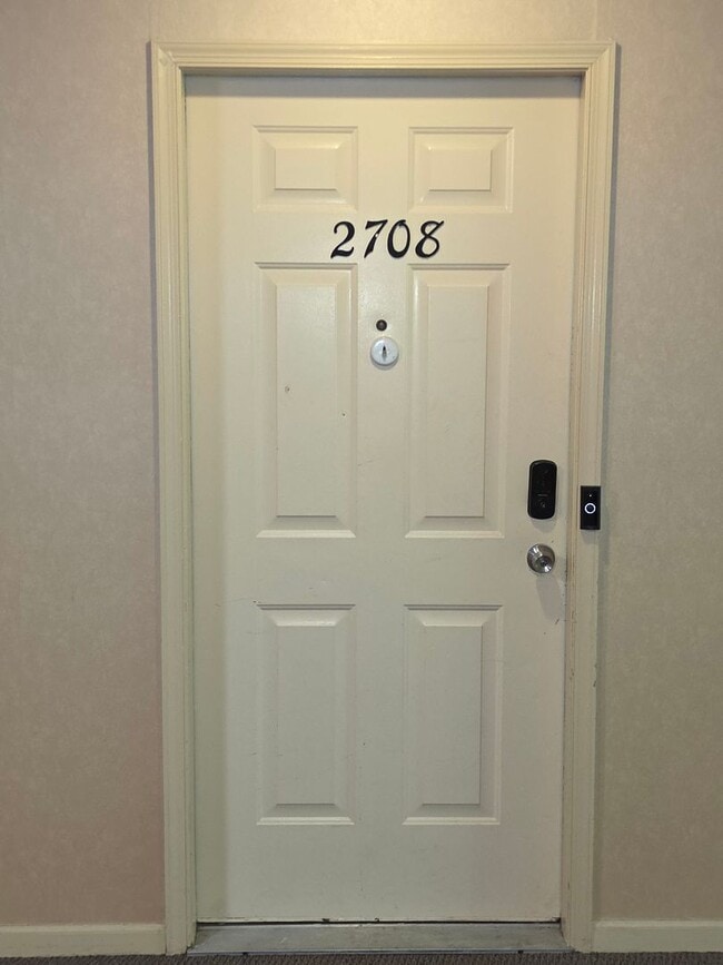 Building Photo - Rare opportunity! Furnished 2nd fl condominium boasting 2 large bedrooms, 2 full bathrooms, forma...