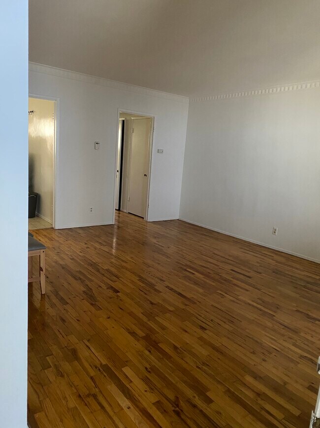 Building Photo - 1406 N Vista St