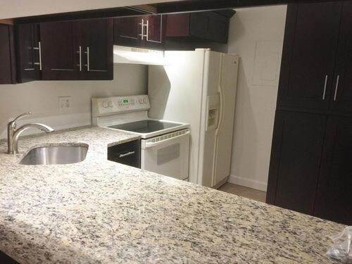 Building Photo - 205 Foxtail Dr