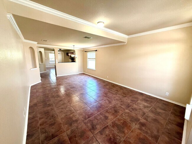Foto del edificio - AVAILABLE NOW! Two Story 4 Bedroom / 2.5 B...