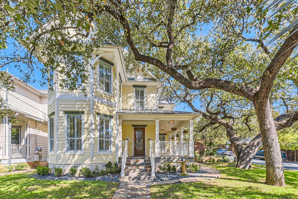 Foto principal - 2390 W 8th St