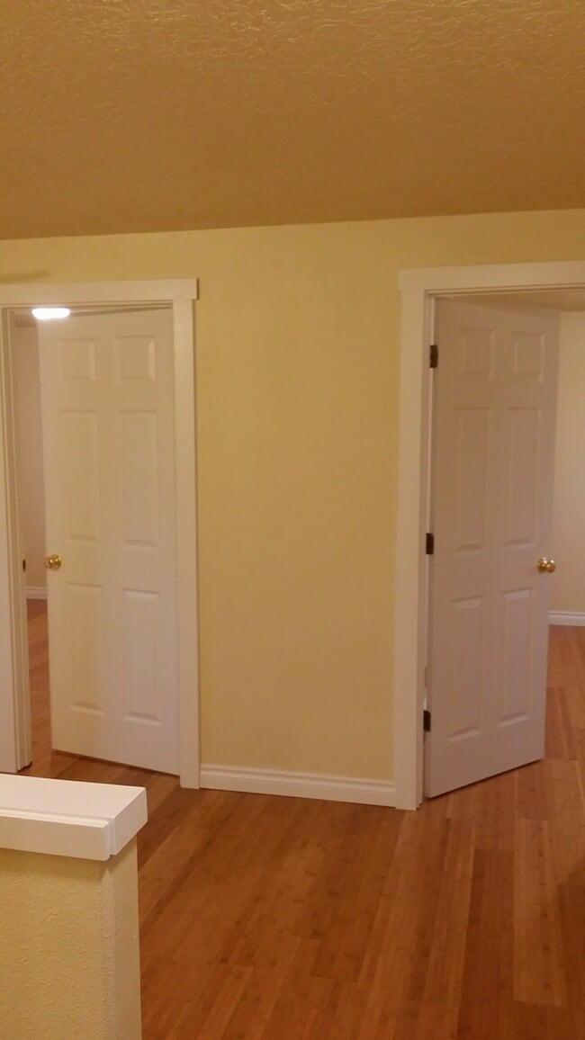 Building Photo - 210 Barton Ave