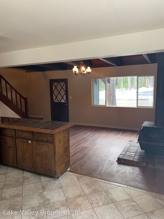 Building Photo - 3 br, 2 bath House - 615 Shoshone St.