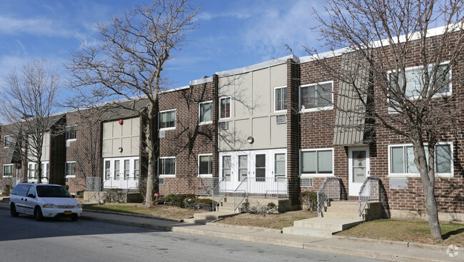 20 - 101 E Pine St - Pine Town Houses