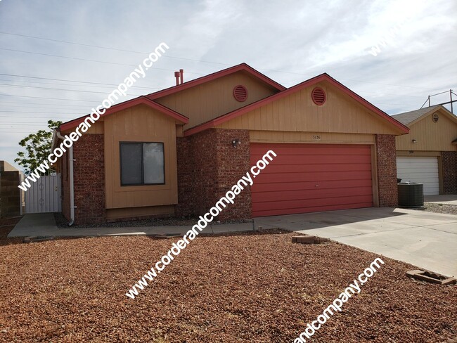 Foto del edificio - Beautiful 3 Bedroom, 2 Bathroom, 2 Car Gar...