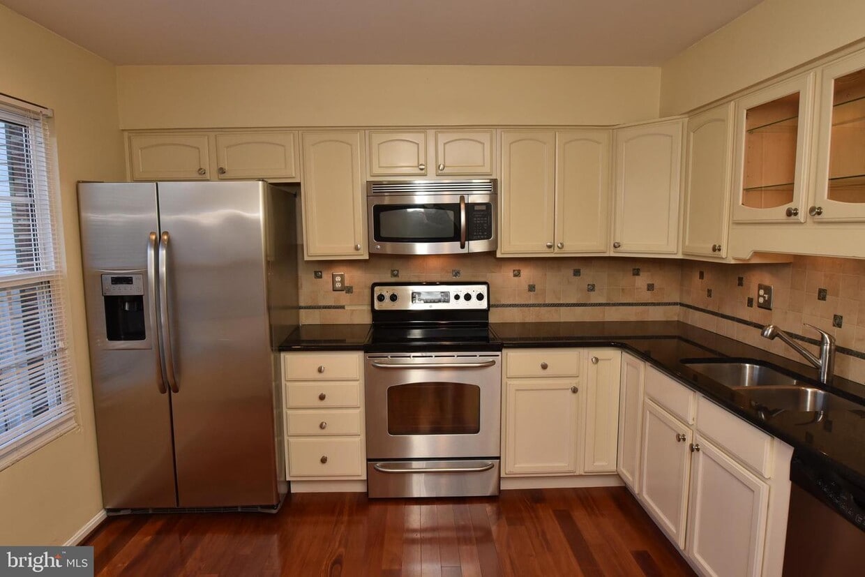 11729 Lone Tree Ct, Columbia, MD 21044 Townhome Rentals in Columbia