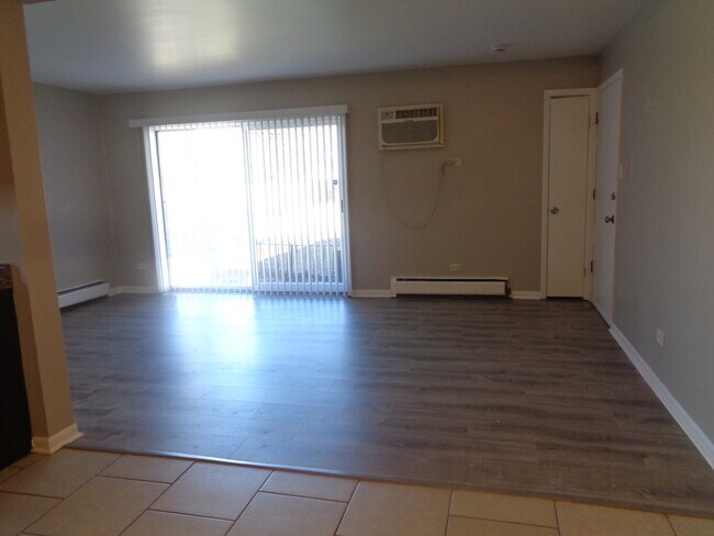 Foto del edificio - 8149 83rd Pl