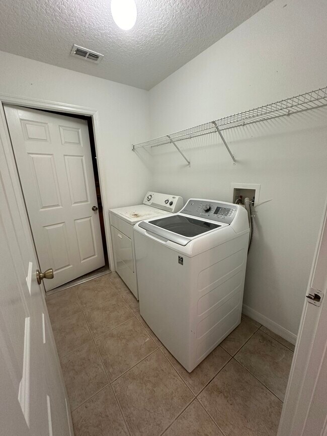 Foto del edificio - 206 Waltham Ct, Davenport, FL 33897, USA