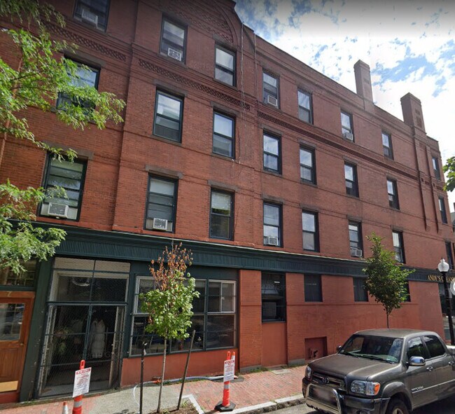 Foto del edificio - 13 Worcester St