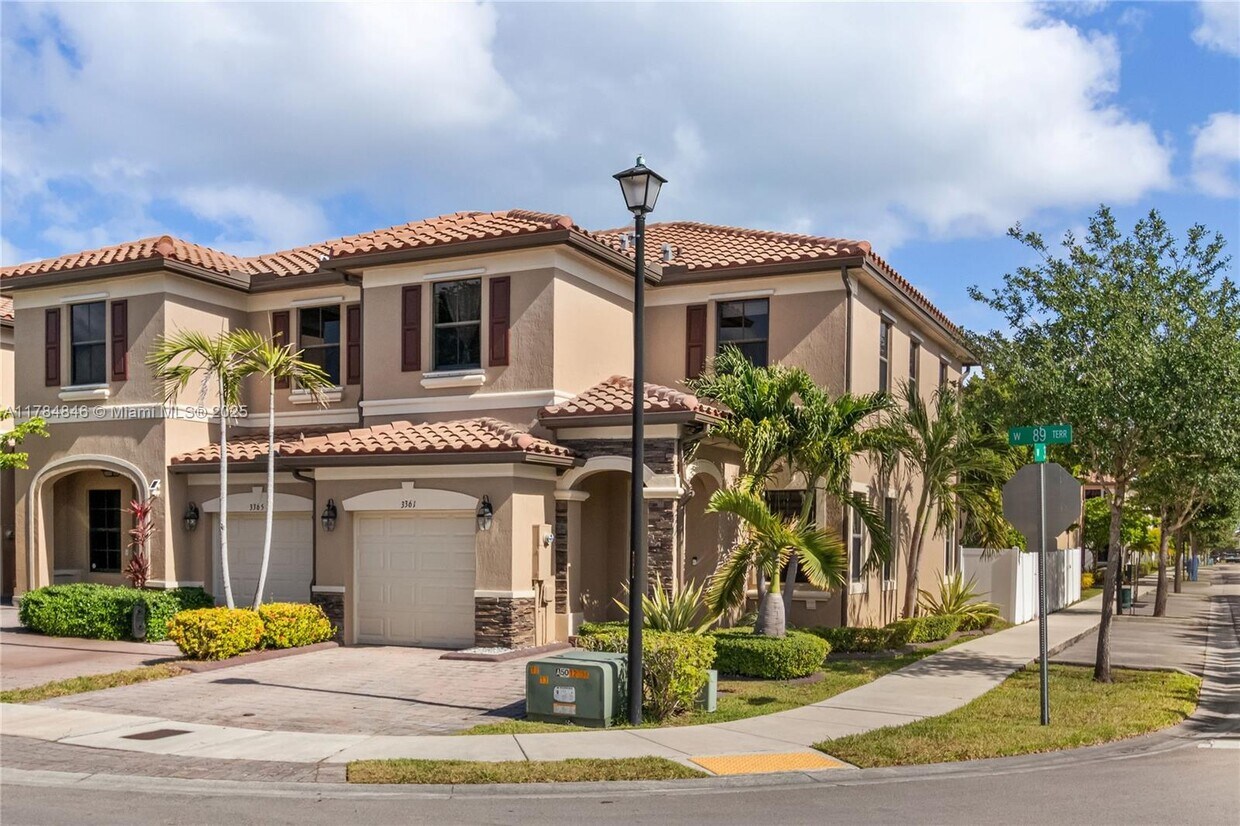 Foto principal - 3361 W 89th Terrace