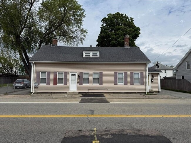 Building Photo - 718 Dyer Ave