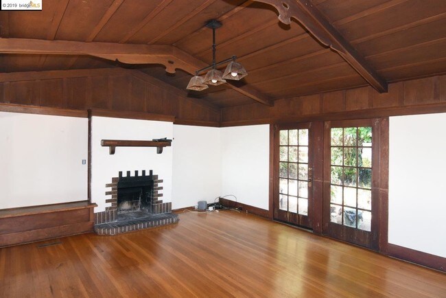 Building Photo - 208 Panoramic Way