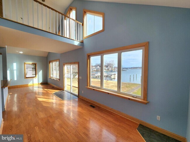 Foto del edificio - 60 Johnson Rd