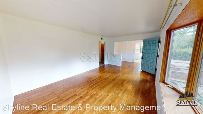 Foto del edificio - 3 br, 2 bath House - 1N145 Harriet Street