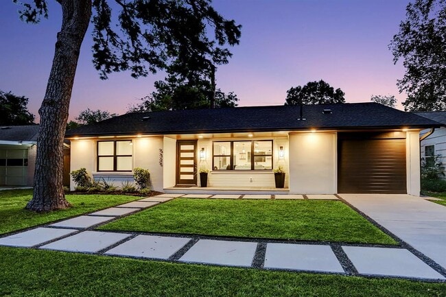 Building Photo - 5325 Viking Dr