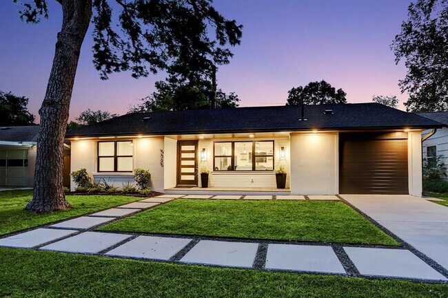 Foto del edificio - 5325 Viking Dr