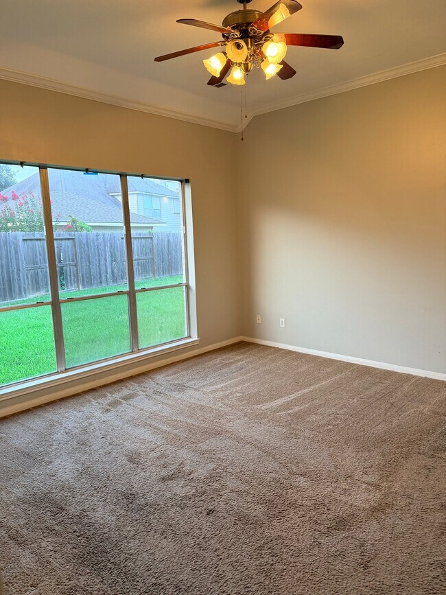 Building Photo - 1822 Laurel Oaks Dr