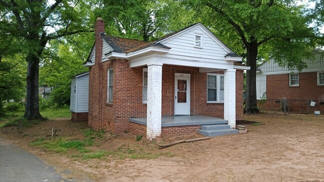Building Photo - 201 Arlington Ave