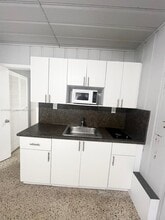 Building Photo - 1400 SW 29th Ave