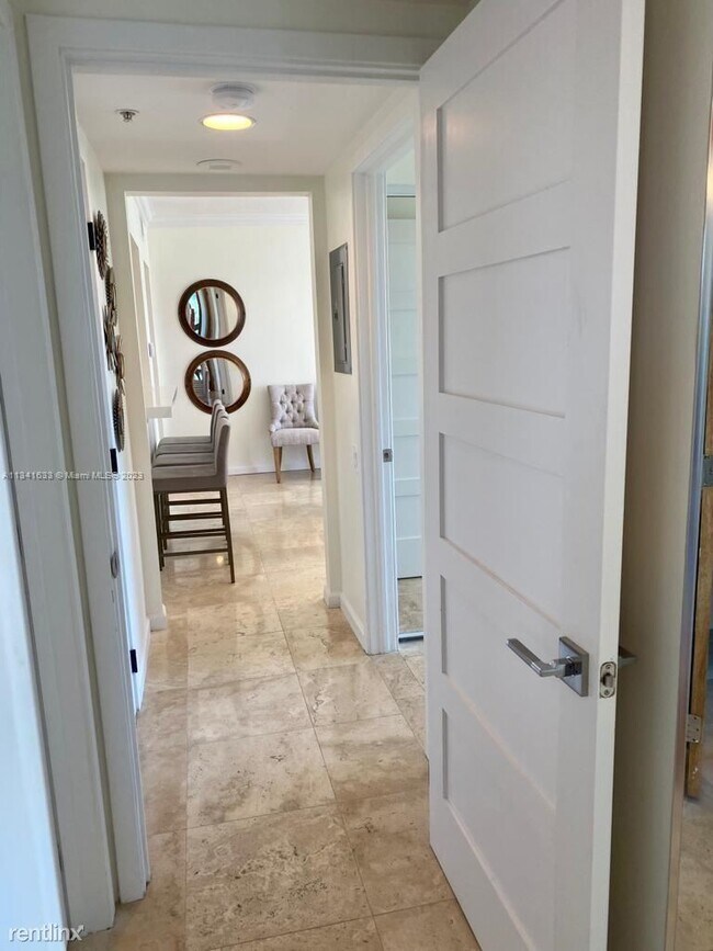 Building Photo - 2 br, 2 bath Condo - 1500 Ocean Dr # UPH-8