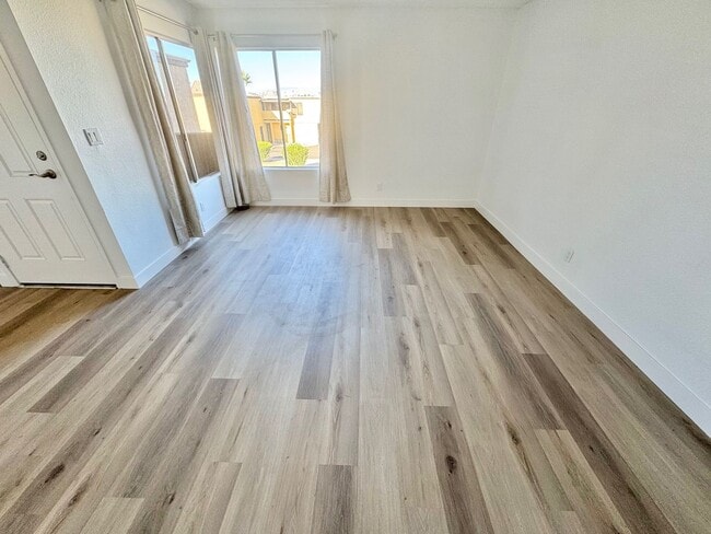 Building Photo - BRIGHT 2-BEDROOM CONDO NEAR STRIP & UNLV W/ PRIVATE BALCONY