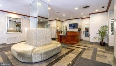 Building Photo - 2101 Chestnut St