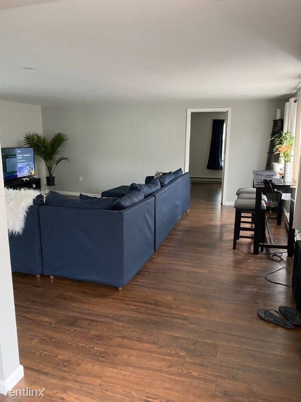 1172 Wyoming Ave, Exeter, PA 18643 Room for Rent in Exeter, PA