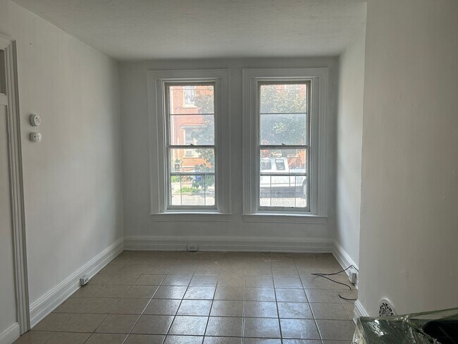 Foto del edificio - 106 S Pershing Ave