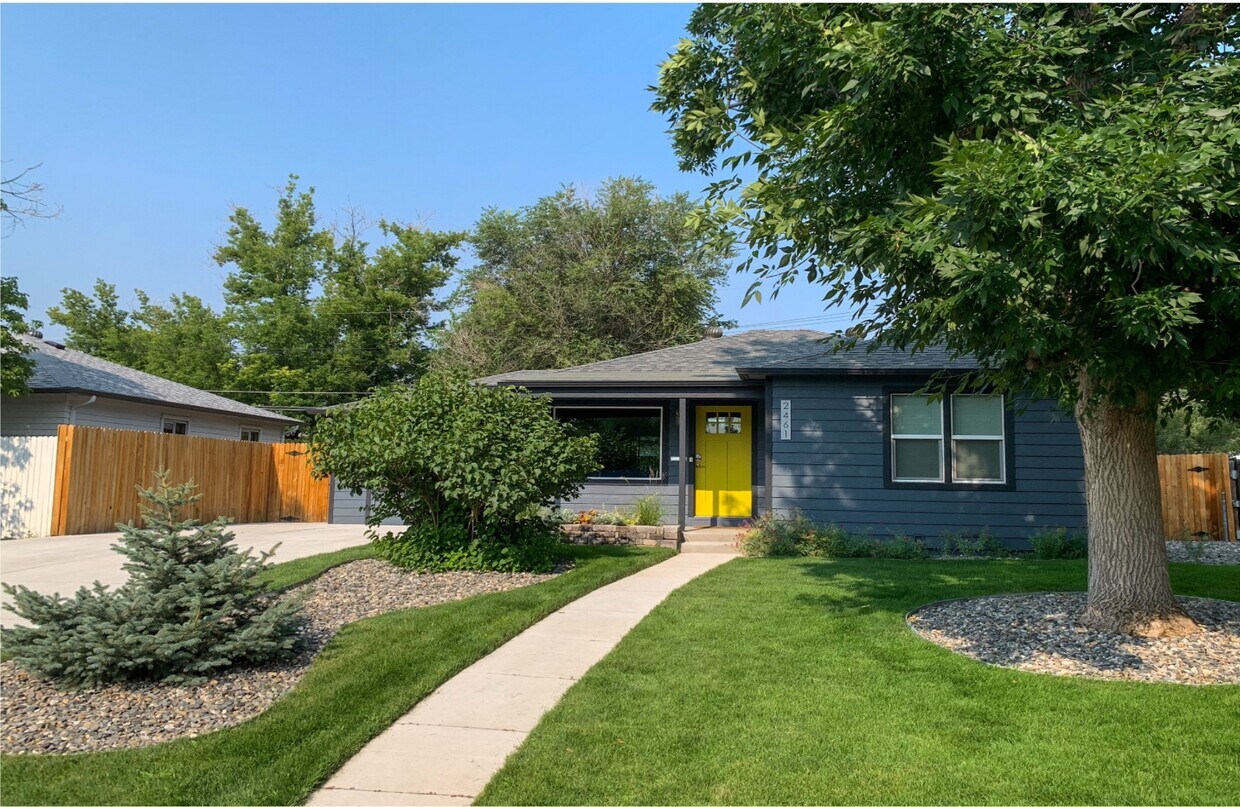 Foto principal - 2461 Otis St