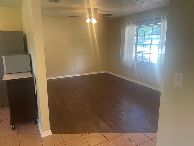 Foto del edificio - 156 SE Polk Ln
