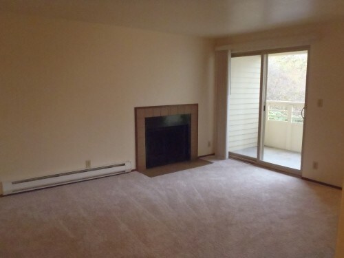 Building Photo - Brittany House - 2 bedrooms