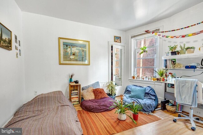 Building Photo - 232 S 46th St