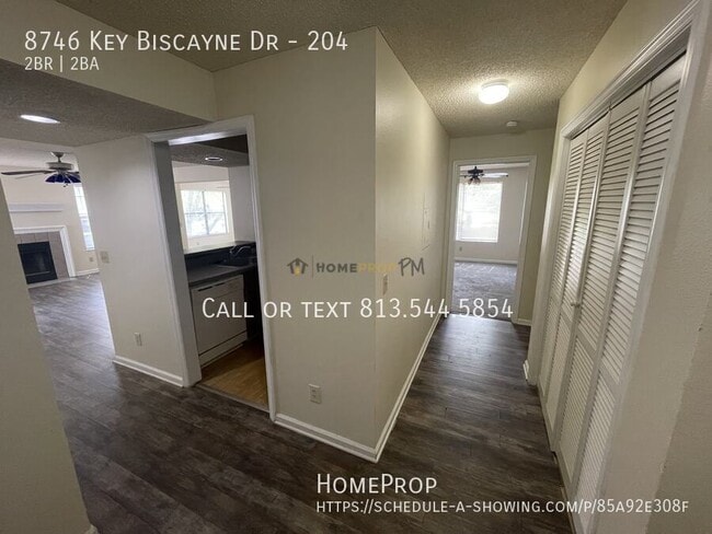 Foto del edificio - 8746 Key Biscayne Dr