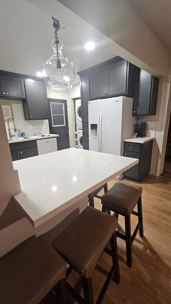 Foto del edificio - 6025 Dipper St