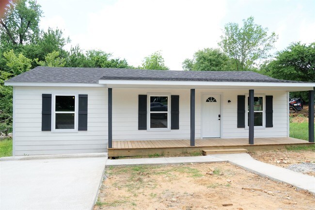 Building Photo - 512 E Acheson Rd